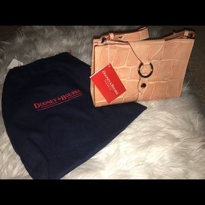 NWT Dooney and Bourke Alligator Peach Bag